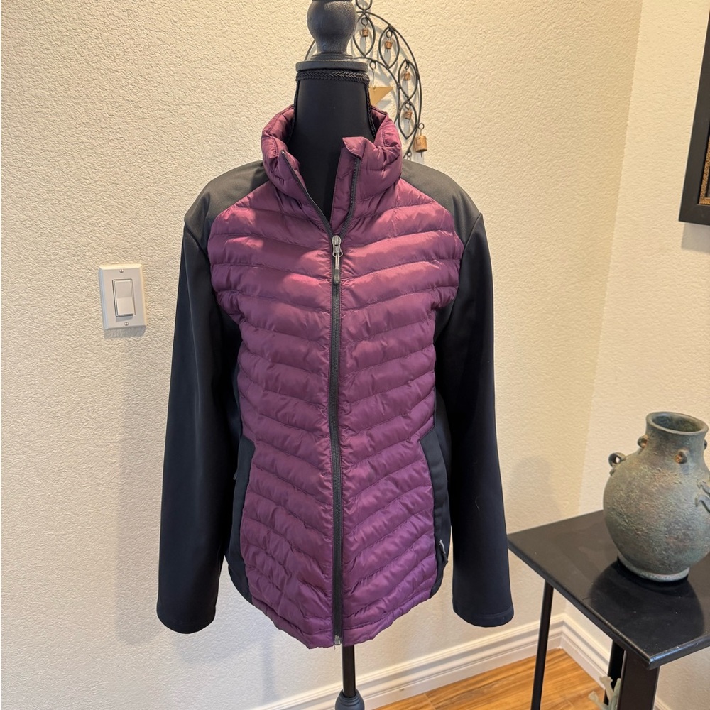 Decree Women's Plum and Charcoal Puffer Jacket